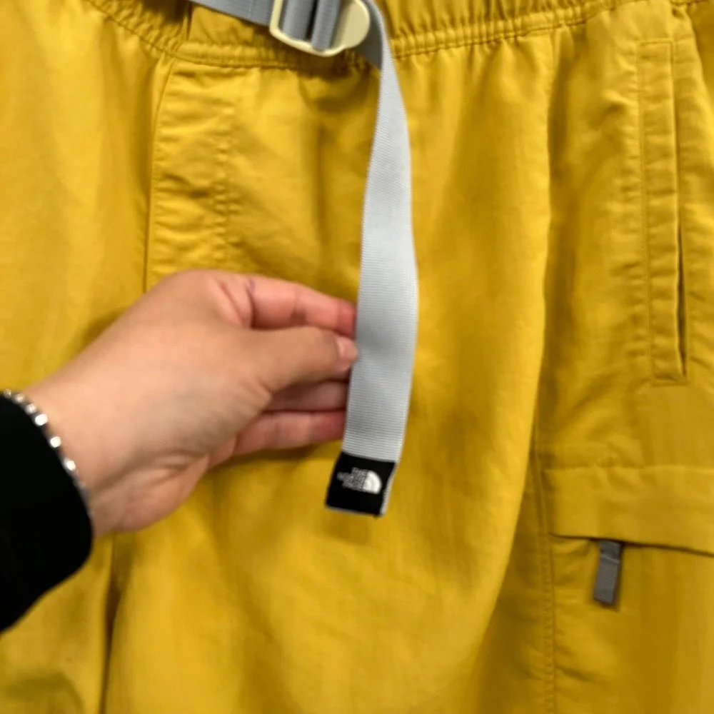 The North Face XXL Class V Belted Cargo Shorts Mens Yellow Nylon Hiking Gorpcore